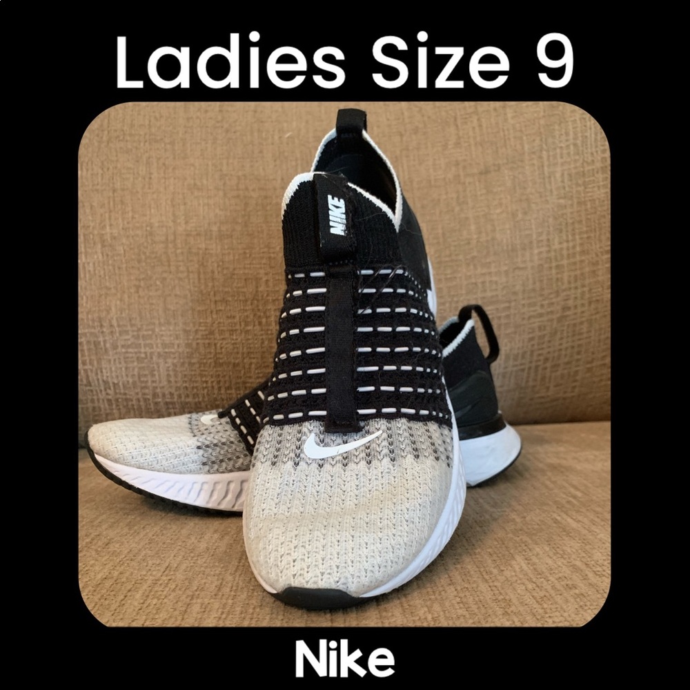 Nike Women's React Phantom Run Flyknit 2 size 9